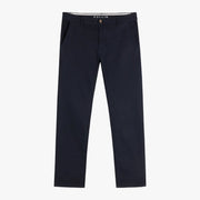 Chino Dening Indigo25 à plat, toile bleu marine, ceinture griffée PULLIN et braguette boutonnée