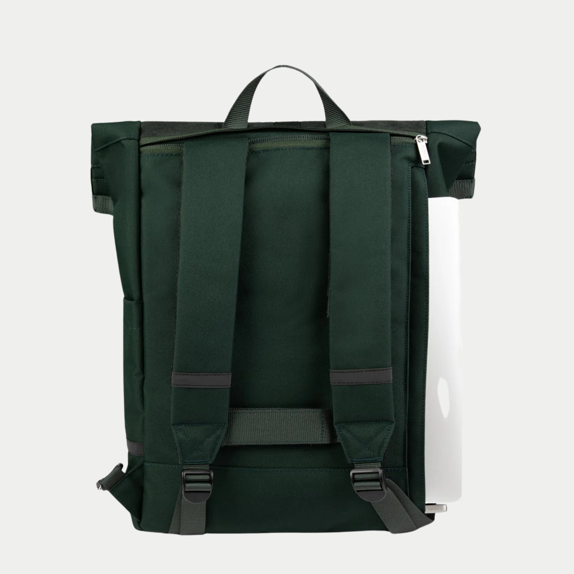 Sac à dos Cycling Medium vert foncé Faguo de dos, bretelles matelassées déployées et ordinateur dans la poche zippée