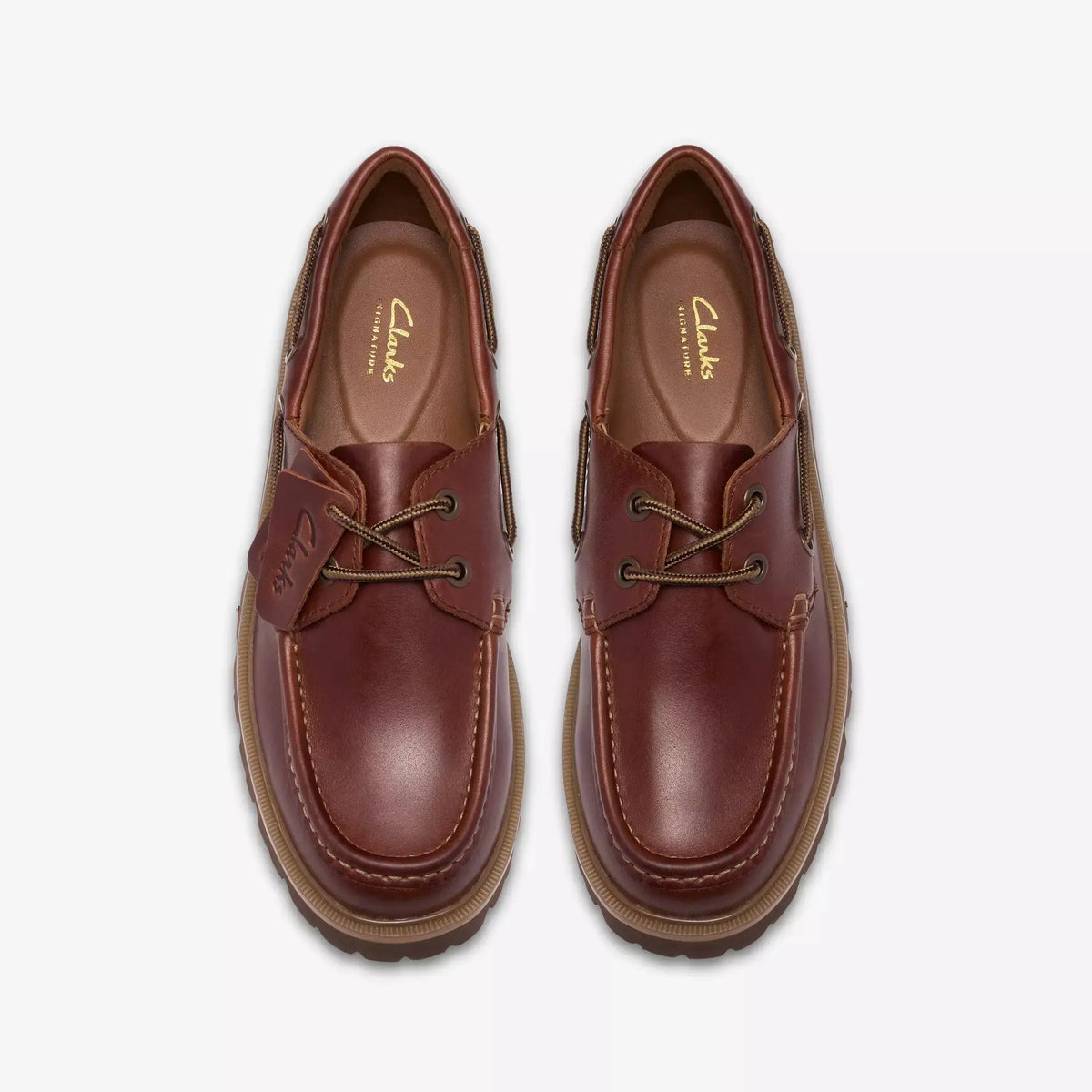 Cleyhill Boat marron vues de dessus, lacets kaki et premières de propreté camel