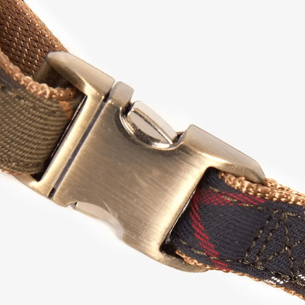 Clip à pincer en laiton vieilli du collier tartan, monté sur une sangle tissée camel