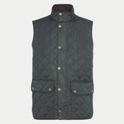 Gilet Lowerdale Barbour Sage vu de face à plat, vert grisé sombre et pressions laiton doré