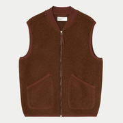 Gilet zippé en Wool Fleece marron Universal Works, vue de face à plat, col côtelé et poches plaquées en biais