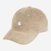 Casquette Harlem Carhartt WIP beige sable en velours côtelé, trois quarts avant, logo C brodé blanc