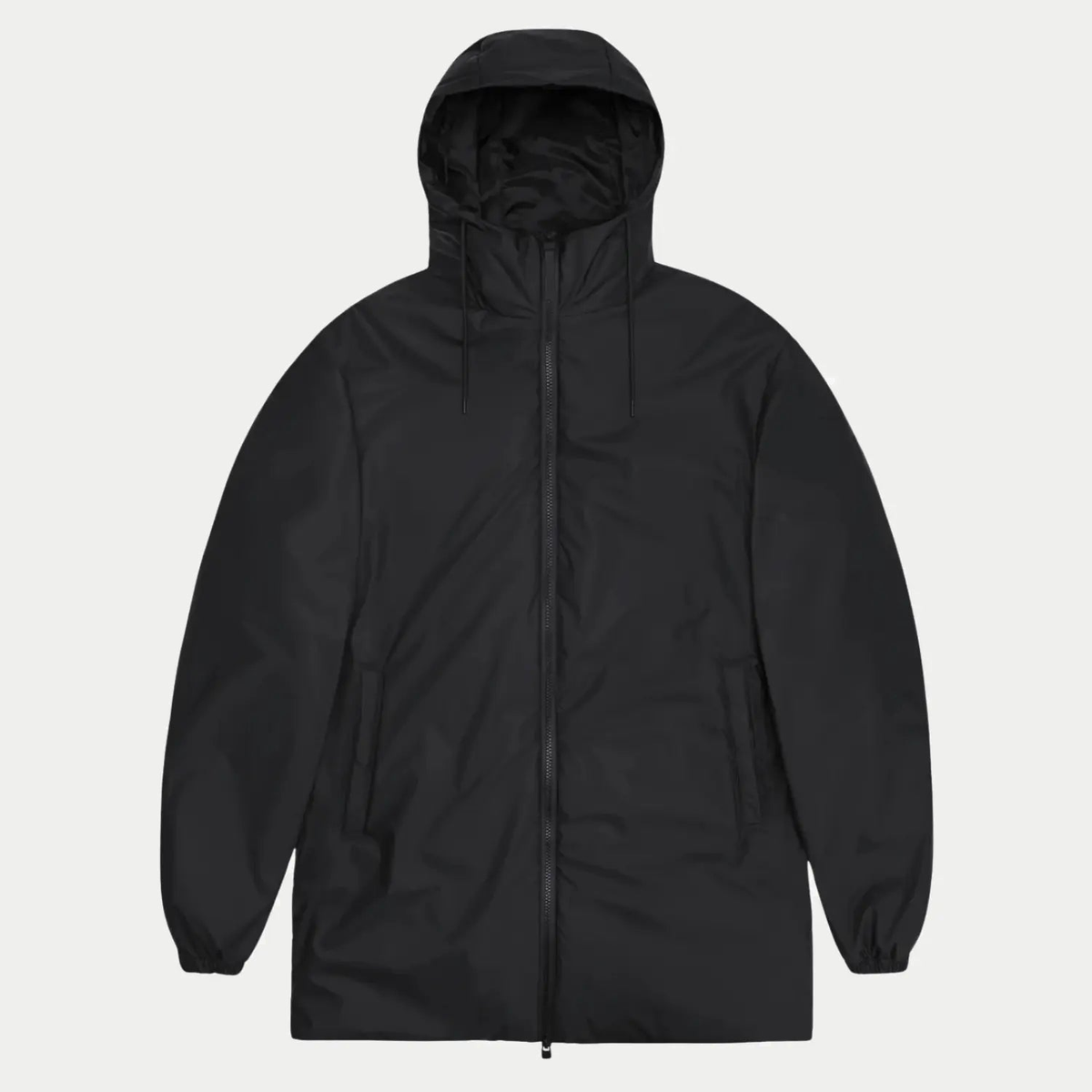 Lohja Long Insulated Jacket noire à plat, longueur trois-quarts et double cordon de capuche