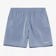 Maillot de bain Canby Gentle Blue Carhartt WIP à plat : nylon bleu ardoise, surpiqûres blanches, Script brodé