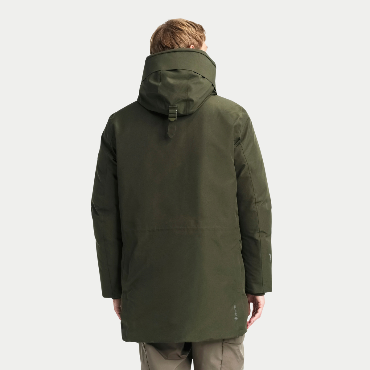 Parka duvet kaki vue de dos, capuche rabattue