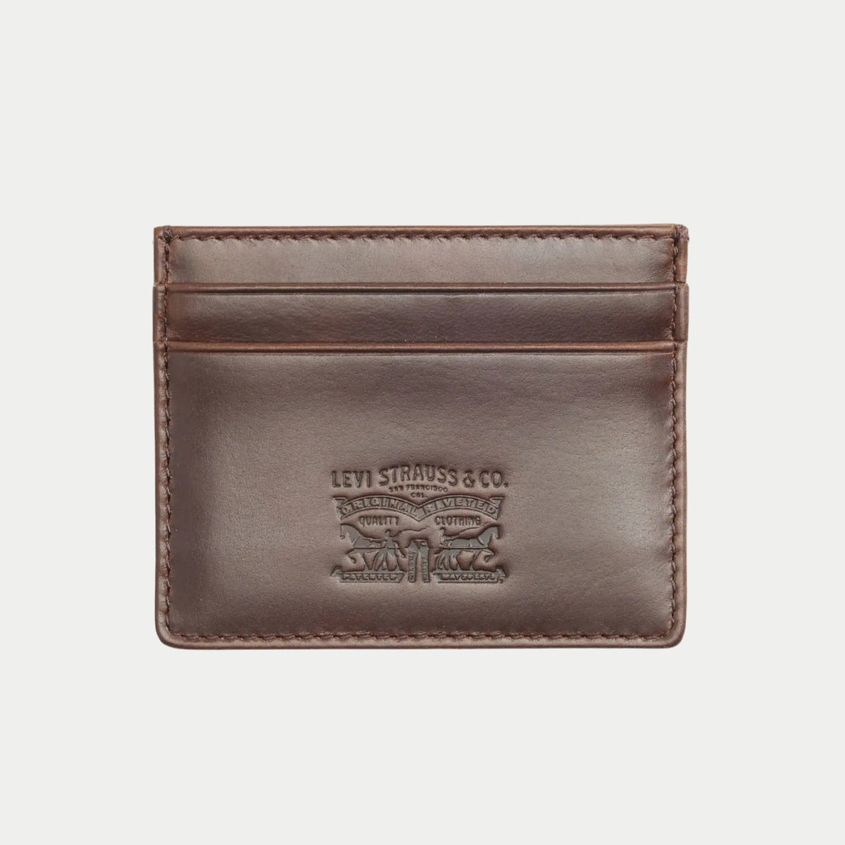 Porte-cartes Levi's en cuir marron à plat, logo Levi Strauss & Co. embossé au centre