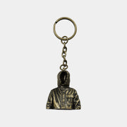Porte-clés miniature de parka à capuche en métal laiton vieilli, plis sculptés et petit écusson carré
