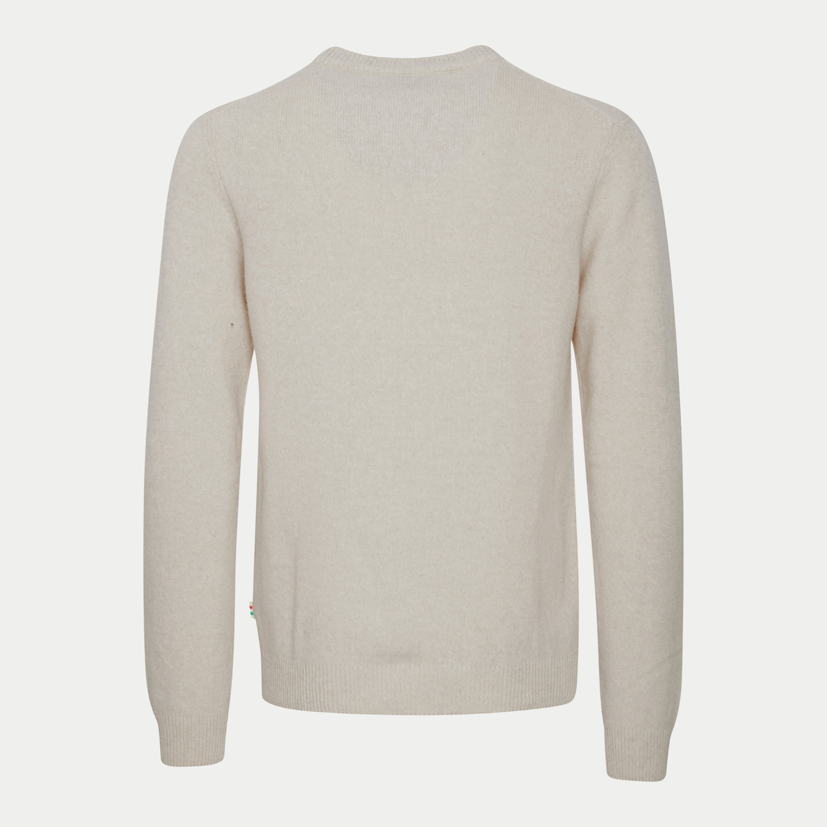 Pull col rond écru Light Sand Melange vu de dos à plat, laine d'agneau mate, poignets et bas côtelés