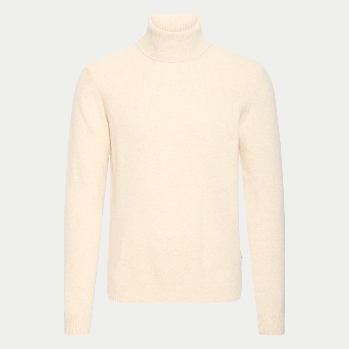 Col roulé Casual Friday en laine d'agneau écru Light Sand Melange, vu de face à plat, col roulé et poignets côtelés