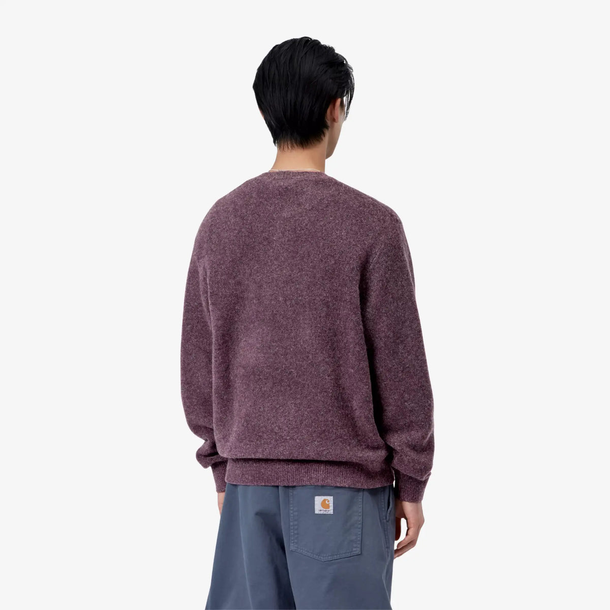 Pull Curtis porté de dos, tombé souple de la maille brossée Tangled Shady Purple aux reflets grisés