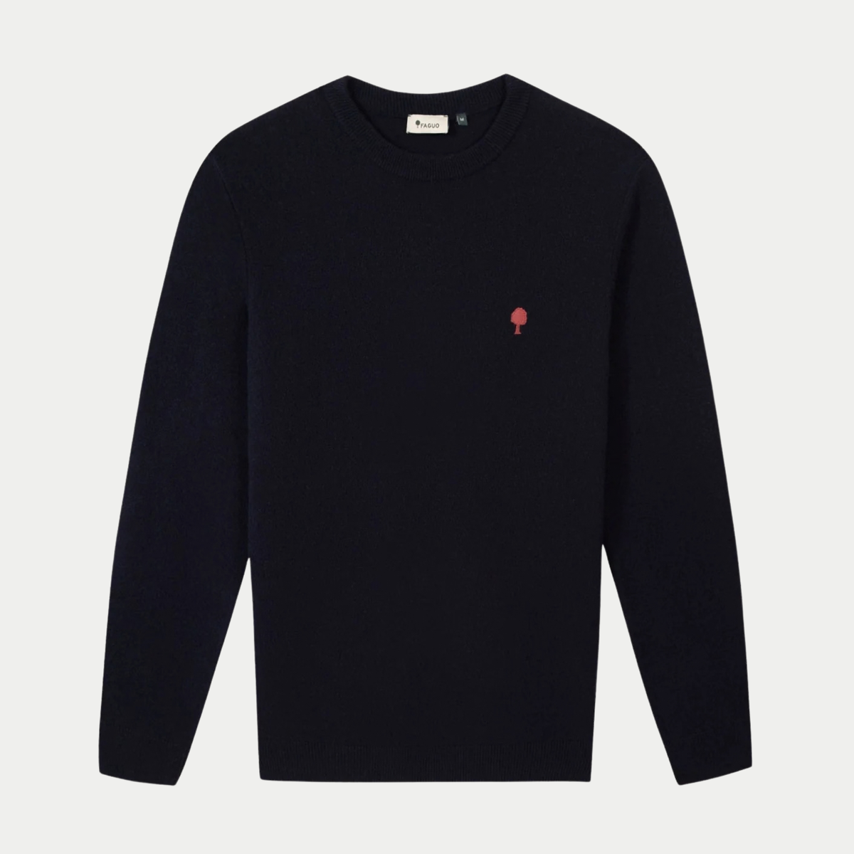 Pull Marly Laine Bleu Marine Faguo à plat de face, maille jersey fine et arbre brodé rouge sur la poitrine