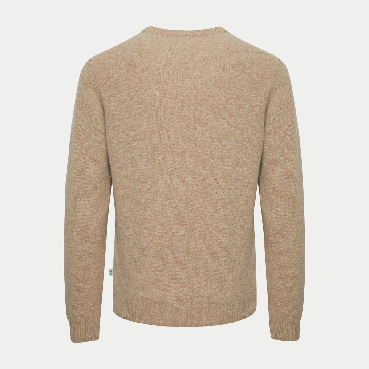 Dos du pull col rond marron clair à plat, maille chinée beige et poignets côtelés