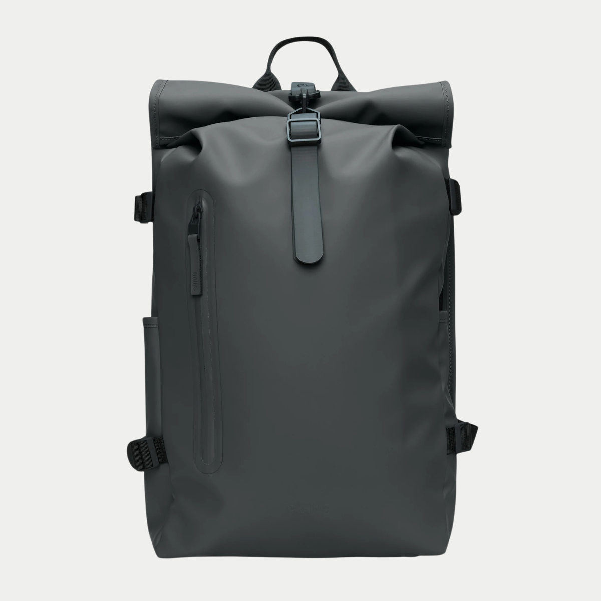 Sac à dos Rolltop Rucksack Large Gris Foncé Rains - packshot face, zip vertical et quatre boucles de compression noires