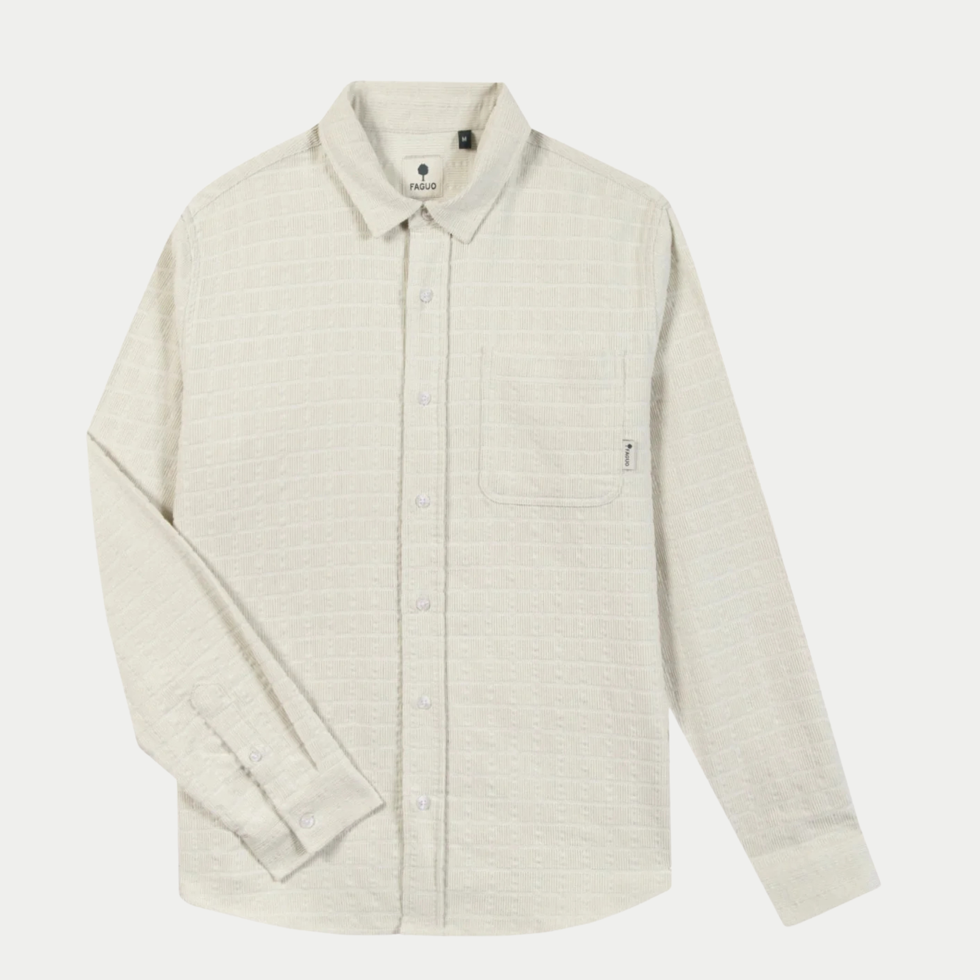 Chemise Signy Faguo beige écru en velours gaufré, vue de face à plat : poche poitrine et boutons ton sur ton