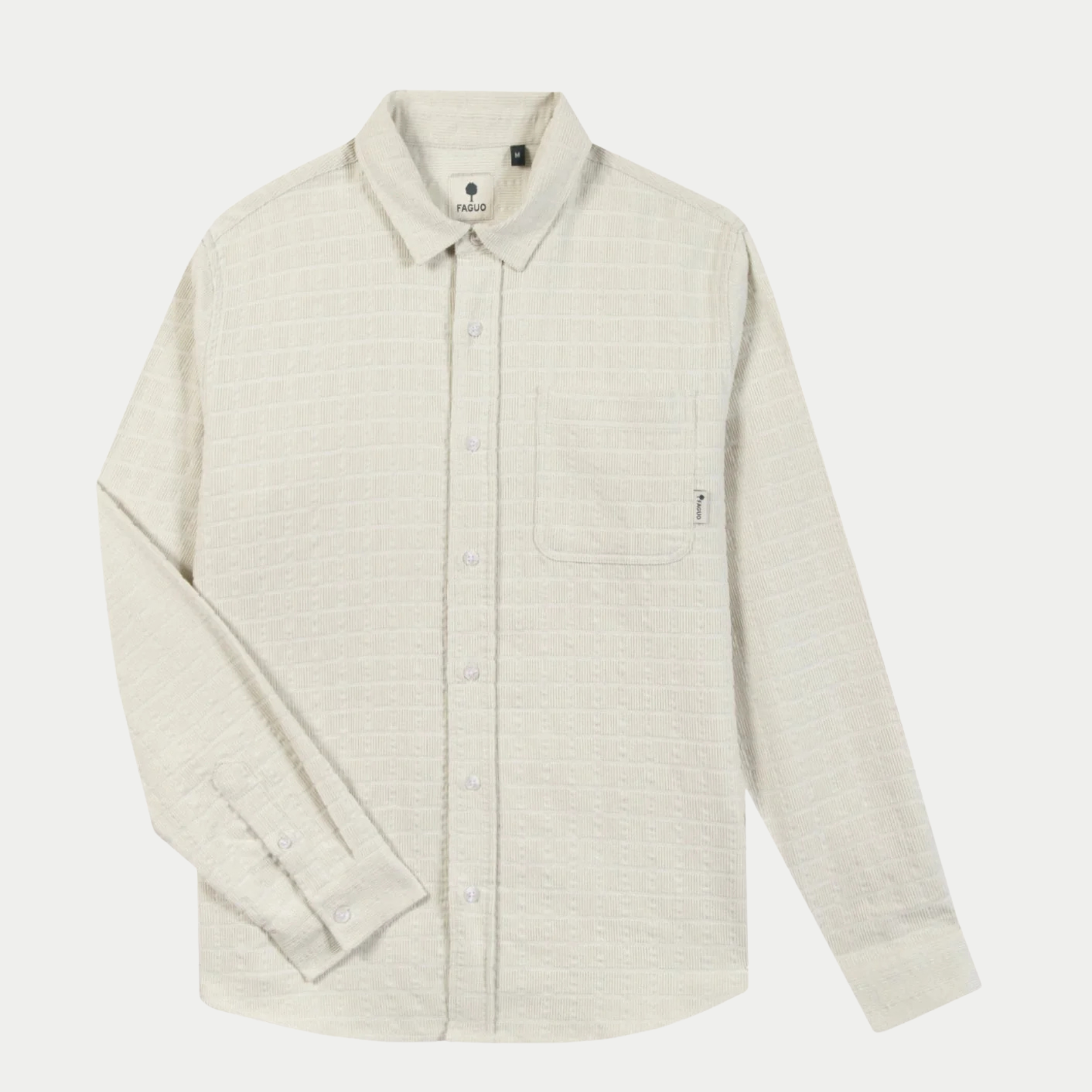 Chemise Signy Faguo beige écru en velours gaufré, vue de face à plat : poche poitrine et boutons ton sur ton