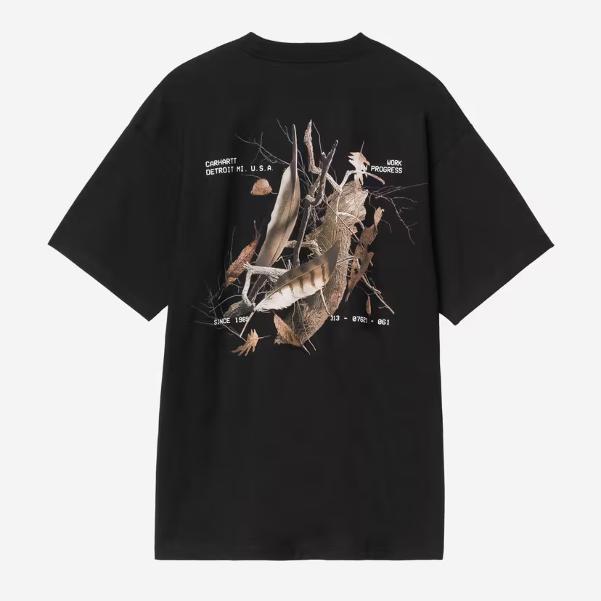 Dos du T-shirt Feather Progress noir Carhartt WIP : imprimé photo plumes, branchages et feuilles mortes