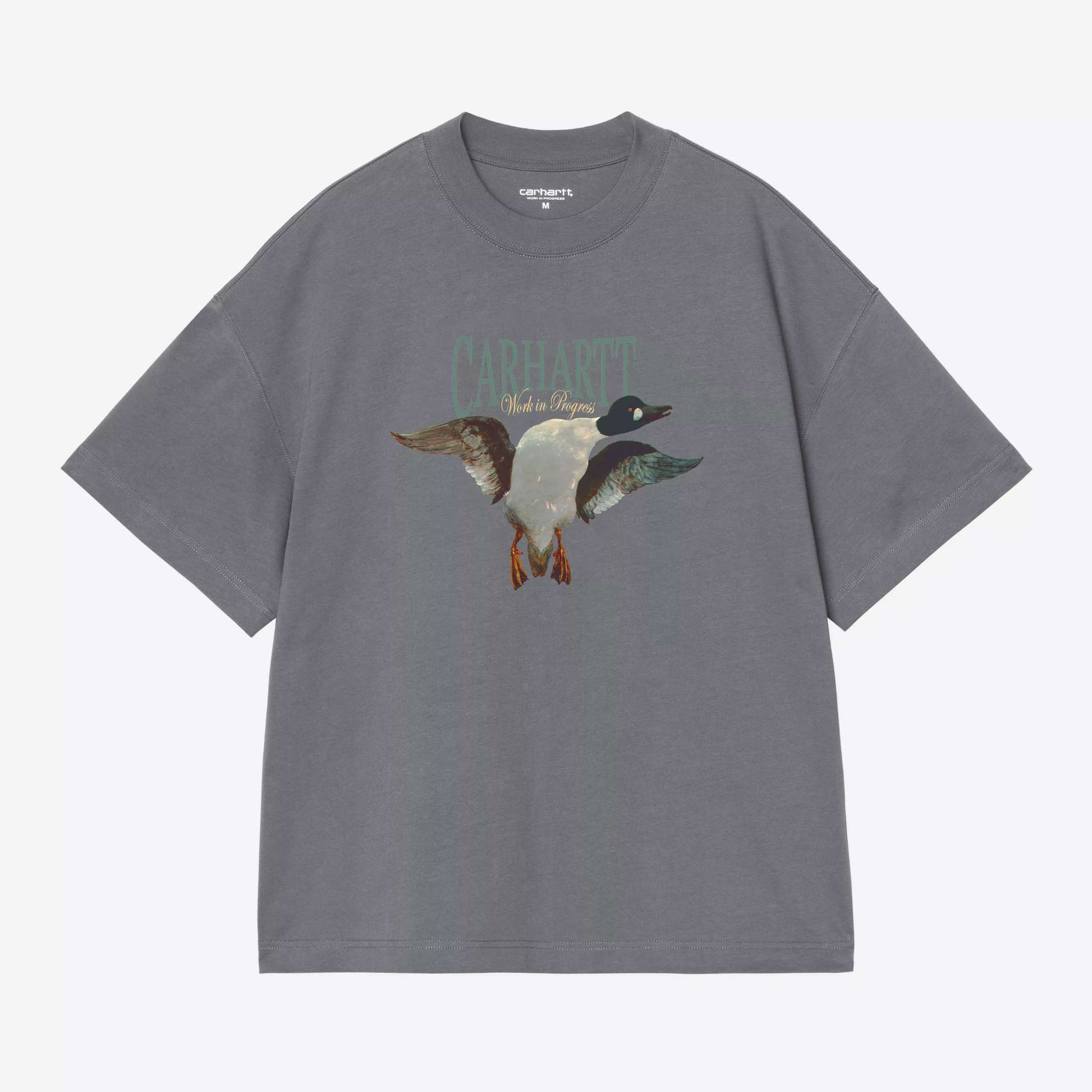 T-shirt Pennon gris Styx Carhartt WIP à plat, imprimé photo d'un canard en vol sous le lettrage CARHARTT vert et Work in Progress doré