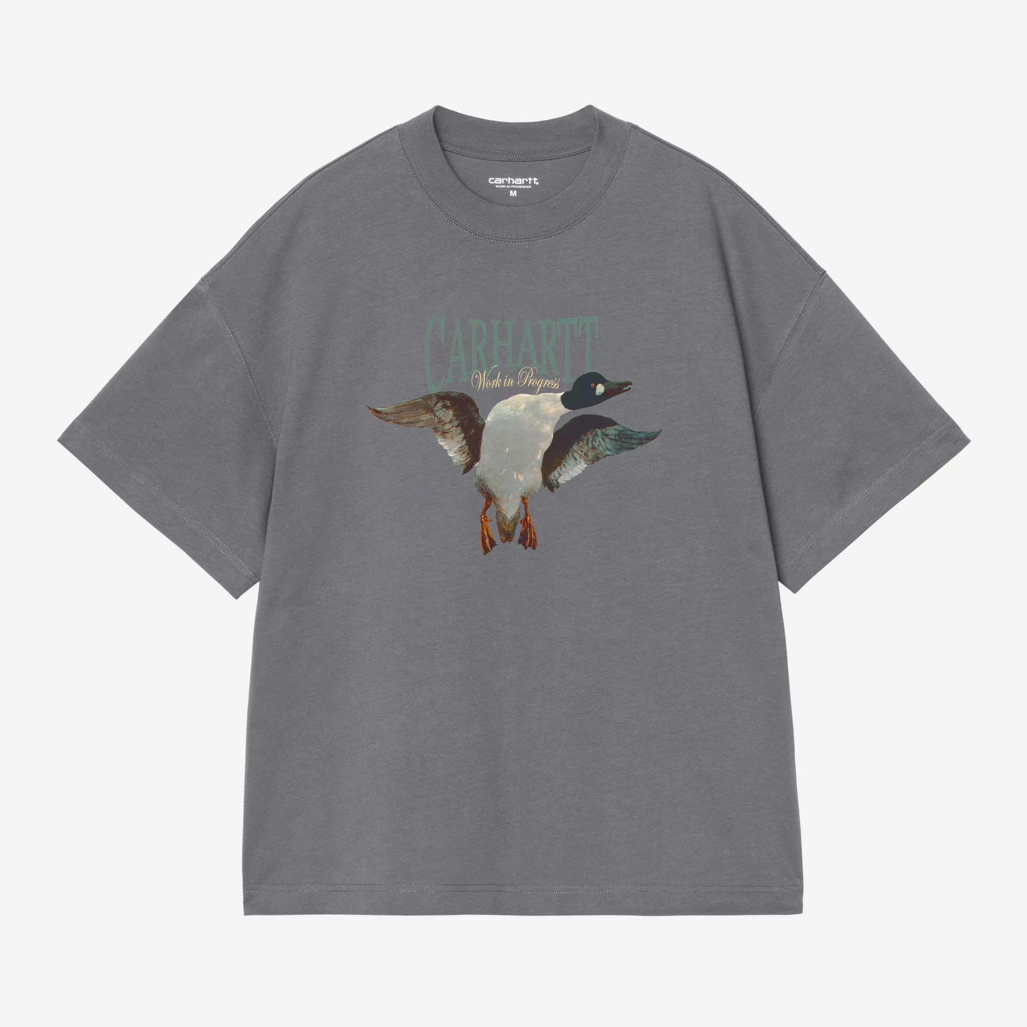 T-shirt Pennon gris Styx Carhartt WIP à plat, imprimé photo d'un canard en vol sous le lettrage CARHARTT vert et Work in Progress doré