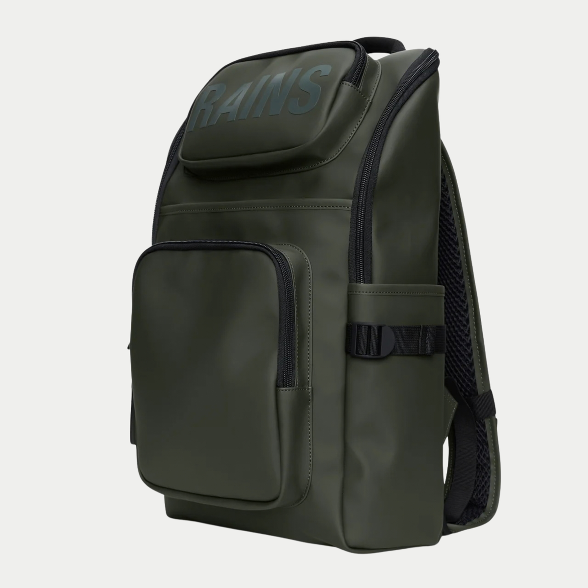 Texel Cargo Backpack vert kaki Rains de trois quarts, zip latéral et sangle de compression à boucle sur le flanc