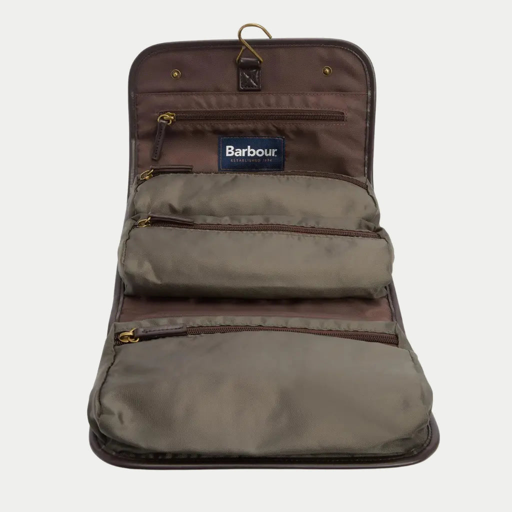 Trousse de toilette Beacon olive Barbour - trousse dépliée, crochet laiton et trois poches zippées