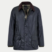 Veste Bedale Sage Barbour de face, vert-gris très sombre, doublure tartan visible au col et zip laiton