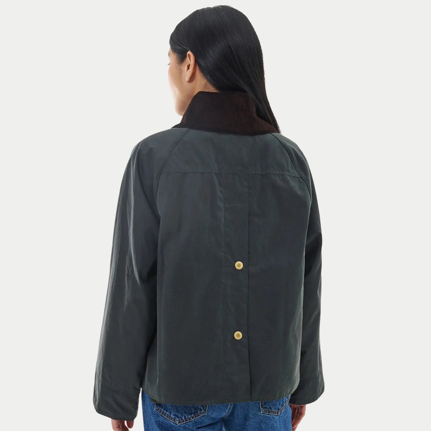 Veste Catton sage Barbour - portée de dos, coupe courte en coton ciré