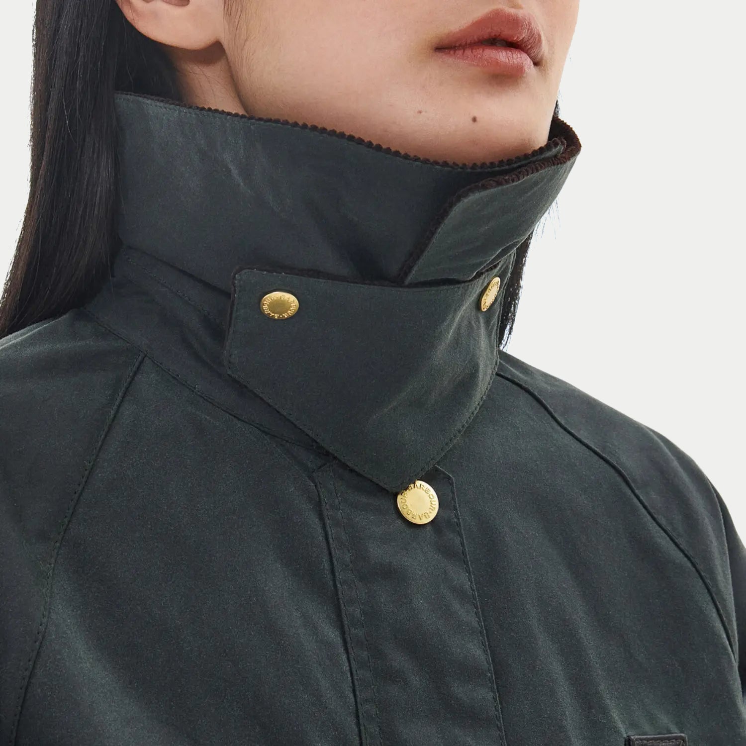 Veste Catton sage Barbour - col relevé, gros plan sur la patte à pressions