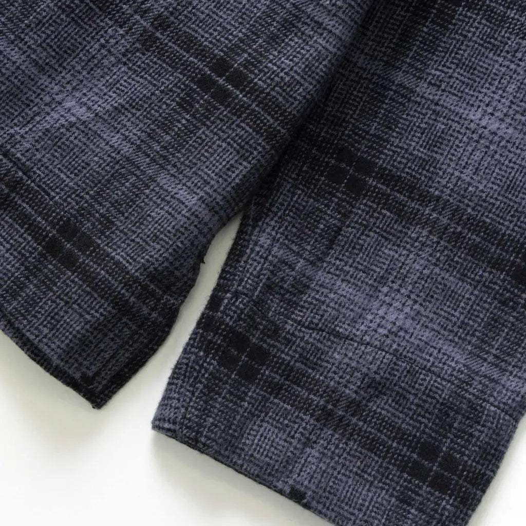 Bas de manches de la veste : poignets droits et flanelle grattée aux carreaux ombrés