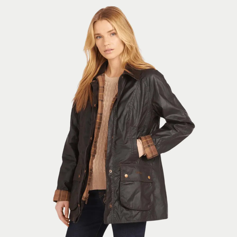 Veste Beadnell cirée Rustic Barbour portée de face