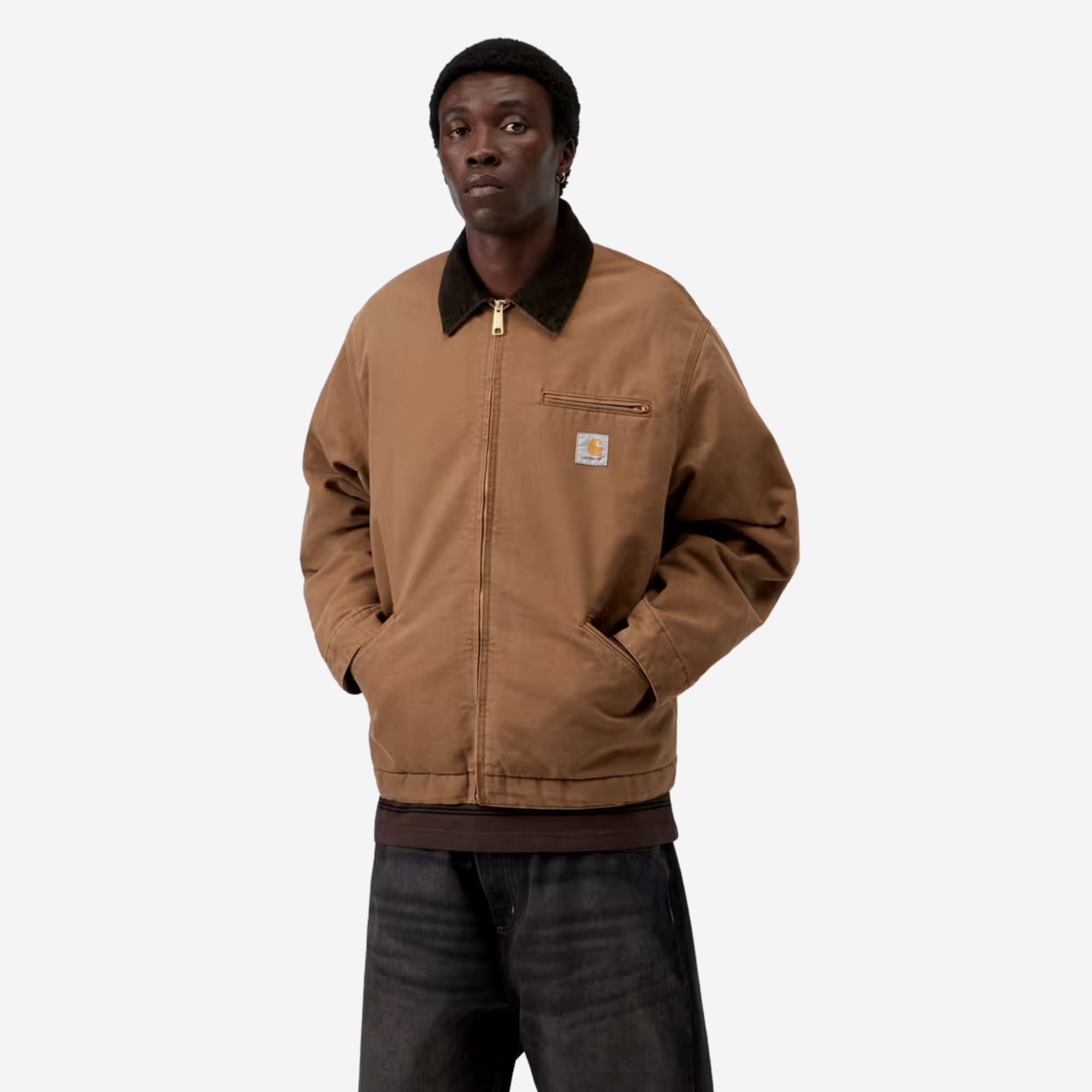 Veste OG Detroit WIP H Brown Stone Canvas portée zippée de face, poche poitrine zippée et Square Label.
