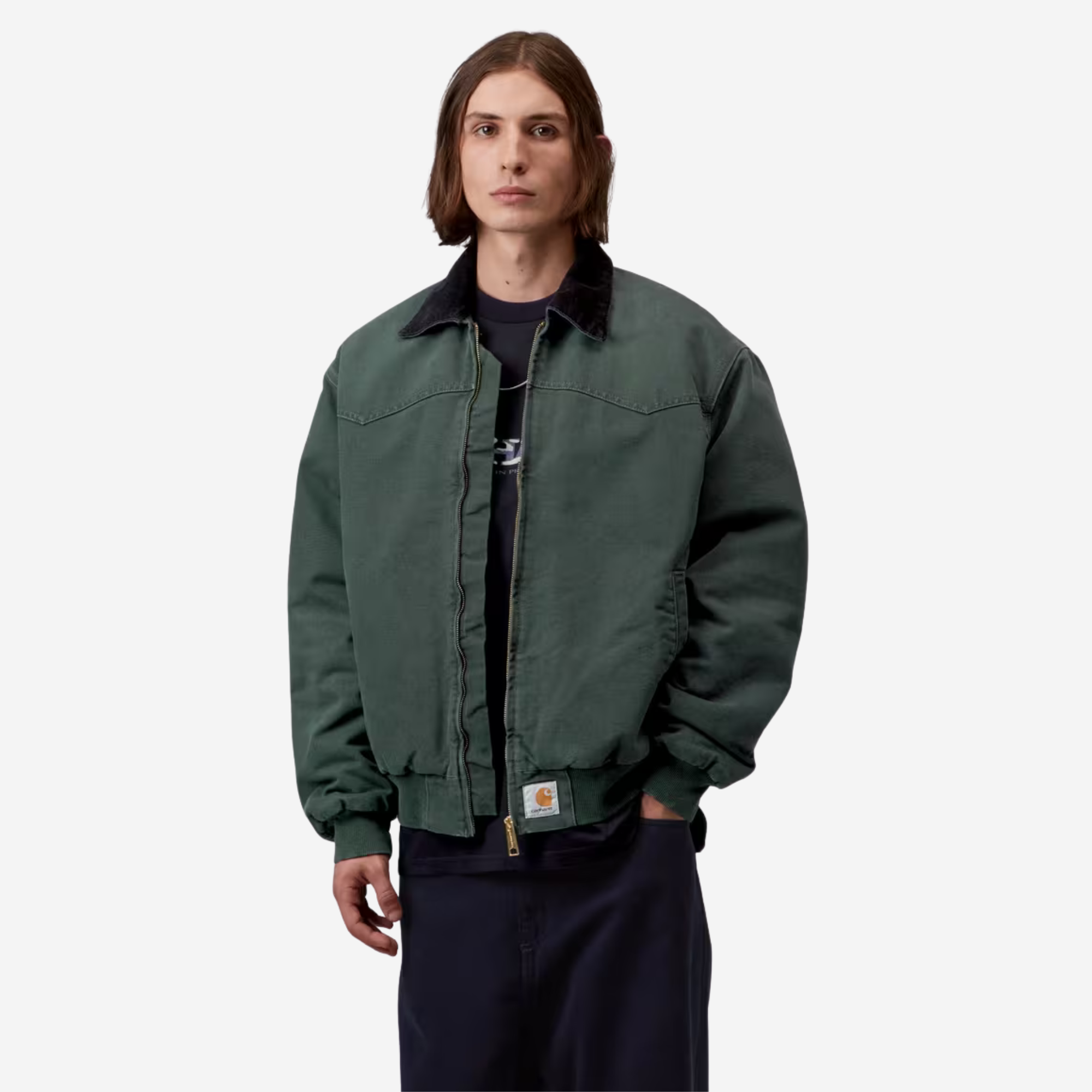 Veste OG Santa Fe Carhartt WIP vert sapin portée ouverte, coupe loose boxy et poches passepoilées