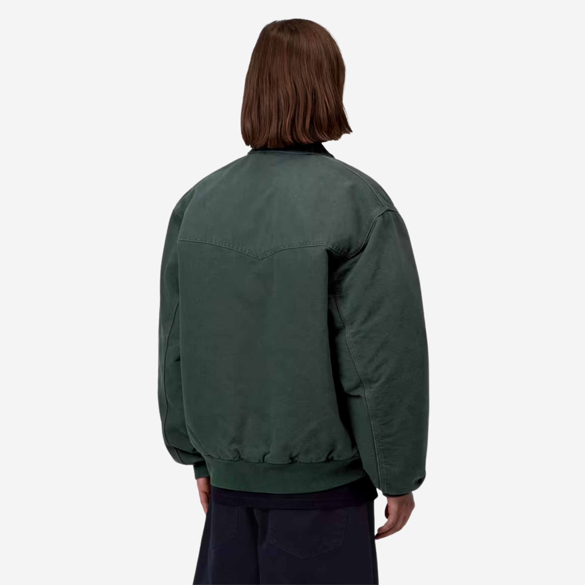 Veste OG Santa Fe Carhartt WIP vert sapin portée de dos, manches amples et bas resserré par le bord-côte