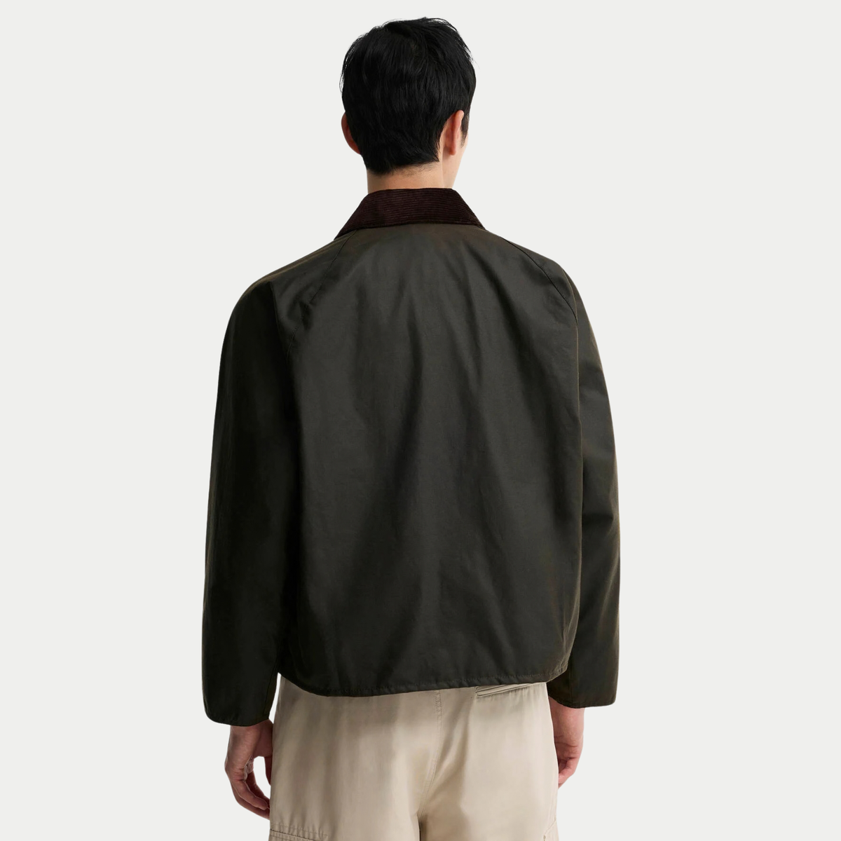 Veste OS Transport Olive Barbour portée de dos, coupe oversize courte
