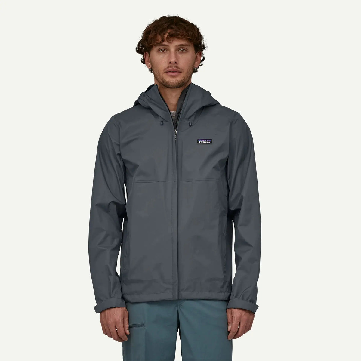 Veste Torrentshell 3L Smolder Blue Patagonia - portée de face, zip ouvert, capuche rabattue