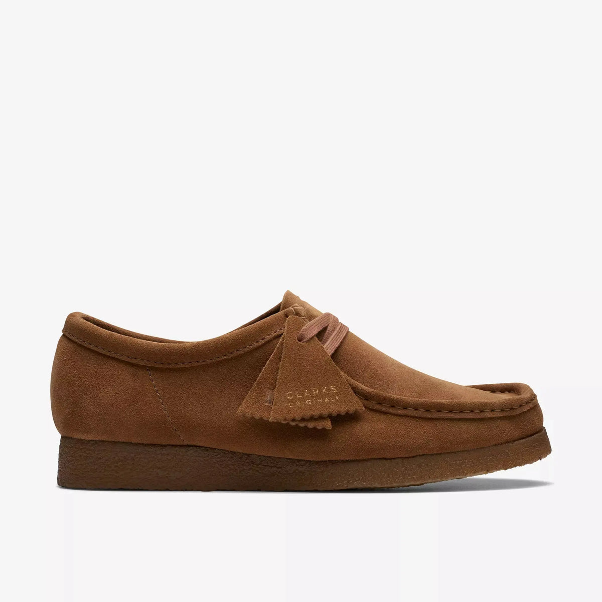 Wallabee Cola en suède marron cognac, profil extérieur sur semelle crêpe