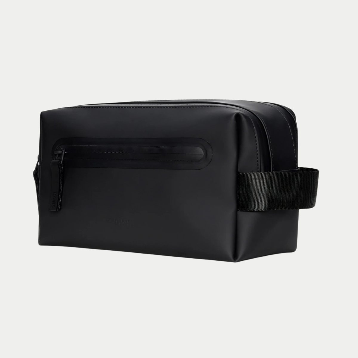 Trousse de toilette Wash Bag Zip Noire Rains - trois quarts, poignée latérale sanglée et double zip