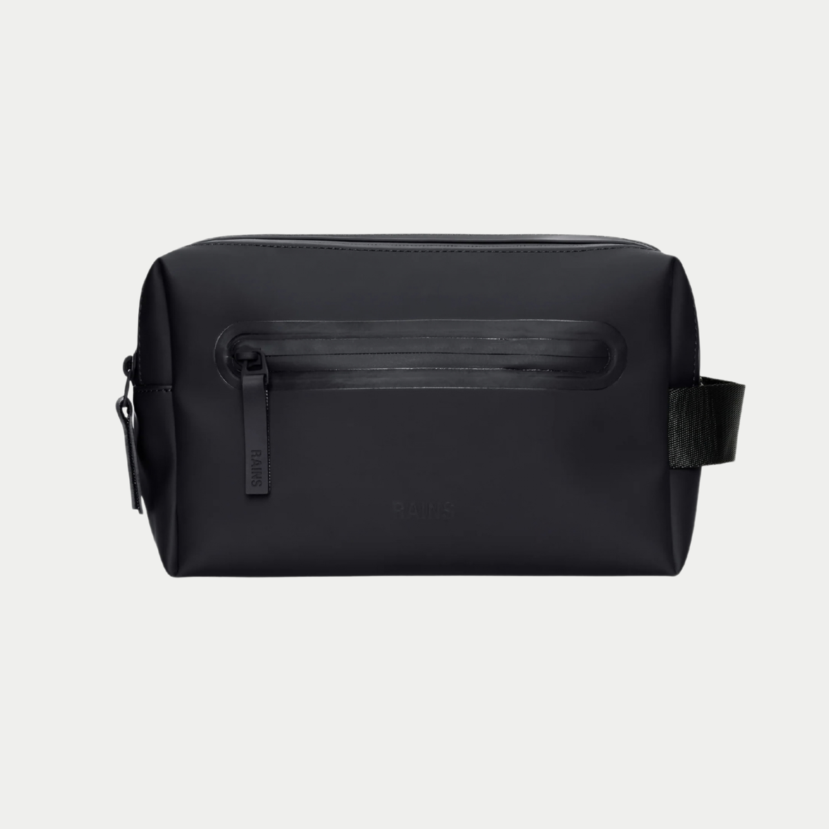 Trousse de toilette Wash Bag Zip Noire Rains - packshot face, poche avant à zip enduit et tirette logotée